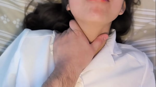 คลิปหลุด นศ.พยาบาลสายเงี่ยน! ติ๋มหลังห้องแต่ร่านบนเตียง – ชุดขาวรัดติ้วโดนจับบีบคอเยยับจนตาเหลือก เสียวจนหยุดไม่ได้